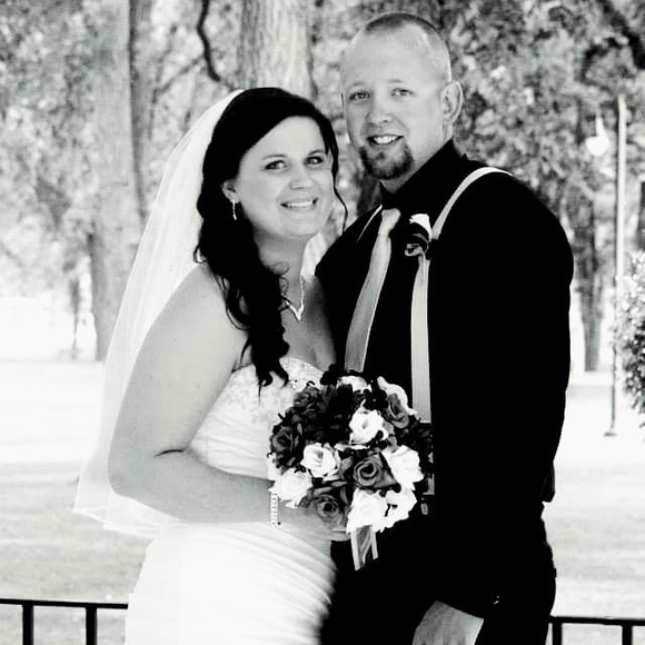 Meet your Posher, Ariana - Picture 1 of 1